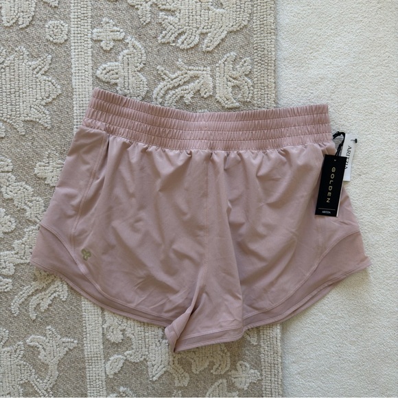 Aritzia Golden Legacy Hi-Rise Shorts in Barely Blush - Picture 2 of 6